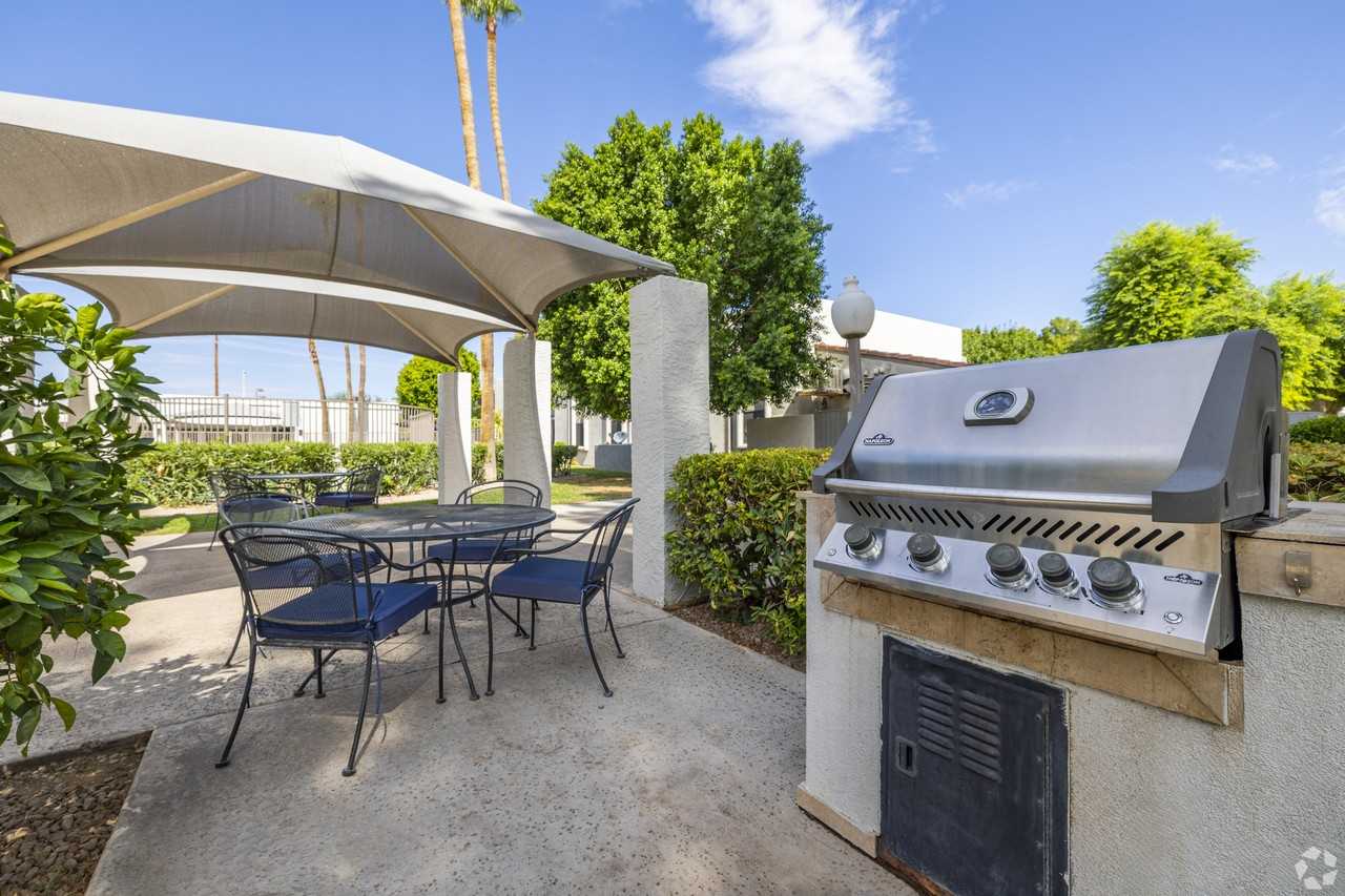 Shadow Ridge Apartments - Photo 6 of 12