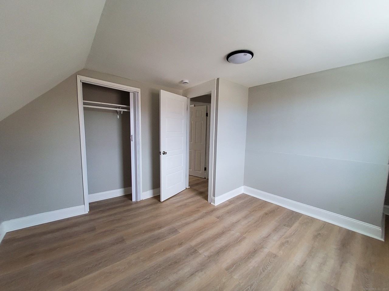 52 Daggett St - Photo 7 of 10