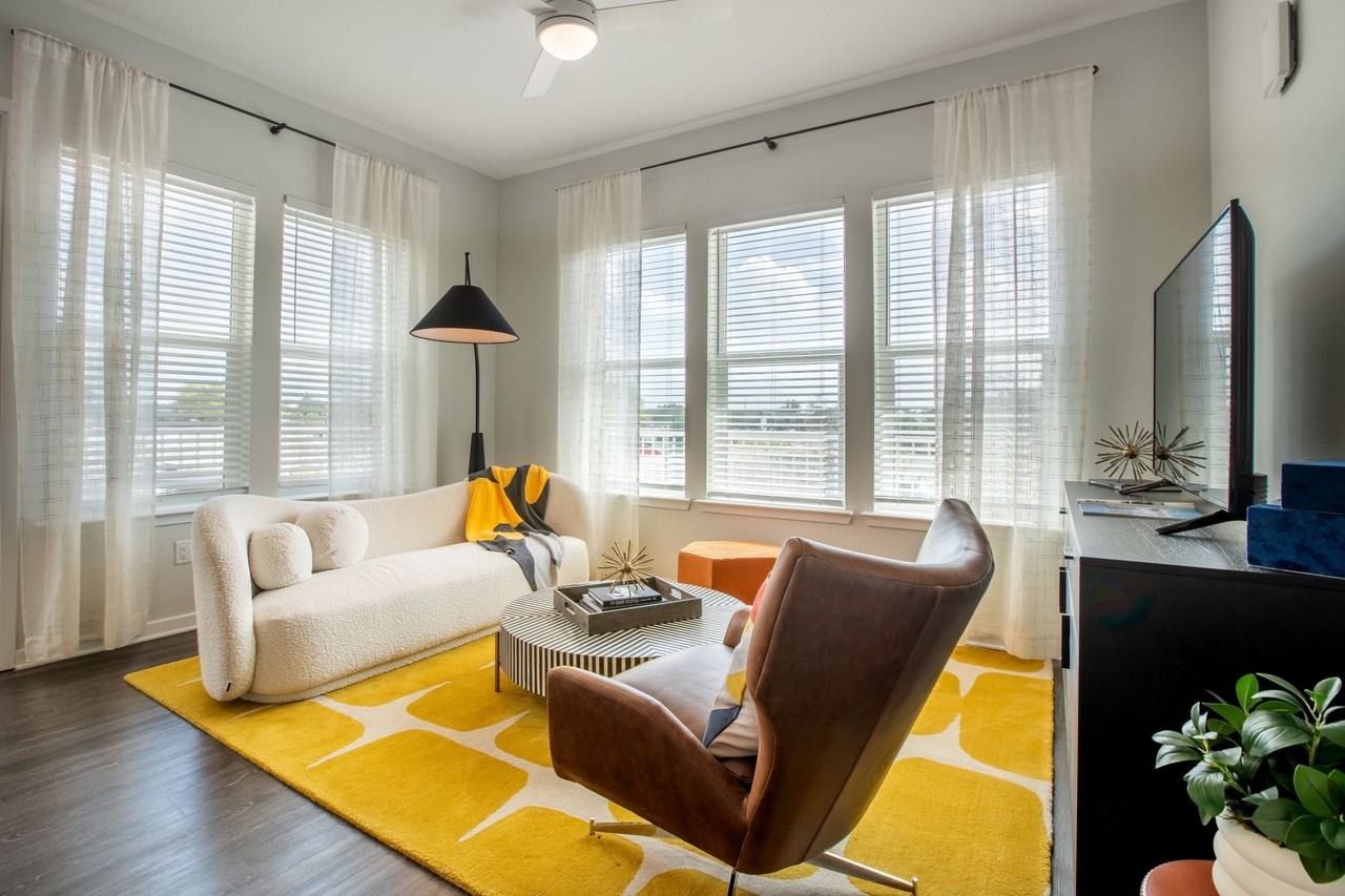 Cirrus Apartments - Photo 5 of 21