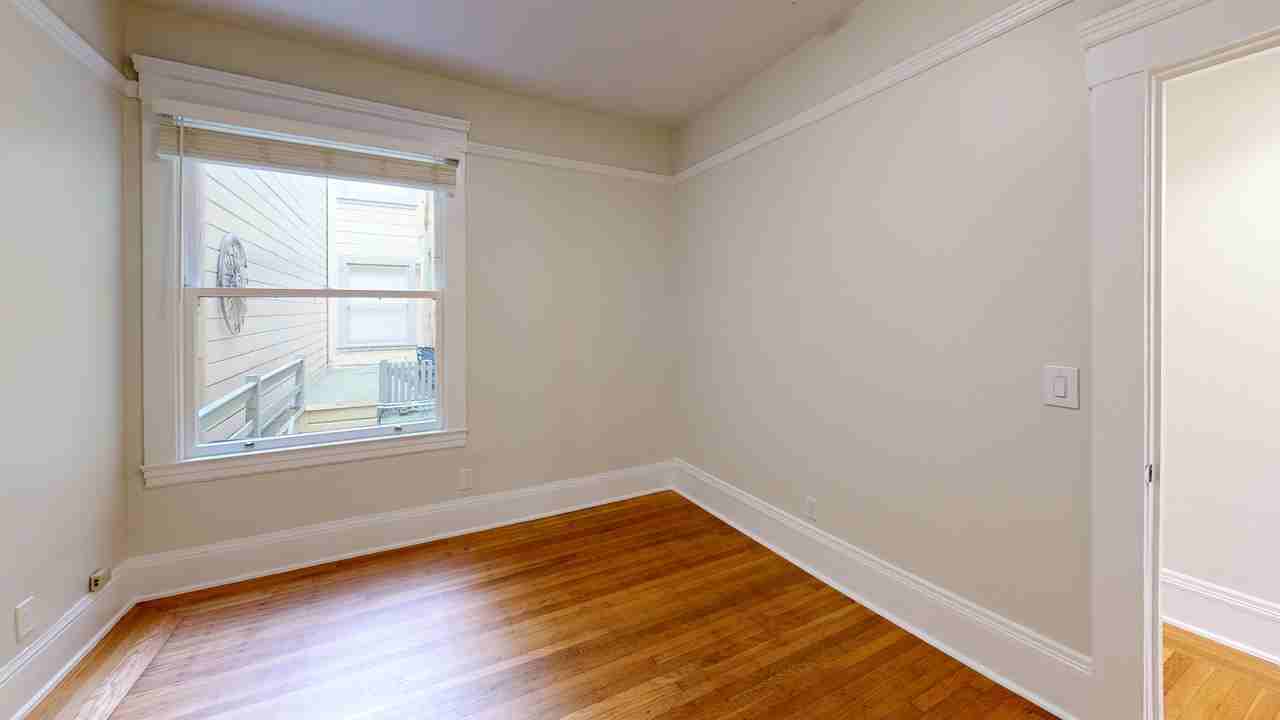 325 9th Avenue - Photo 4 of 11
