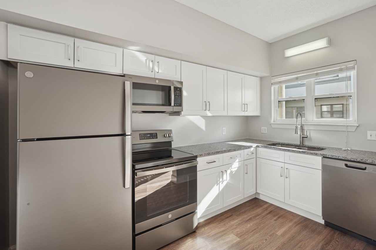 Wesley Place Apartments - Photo 3 of 30