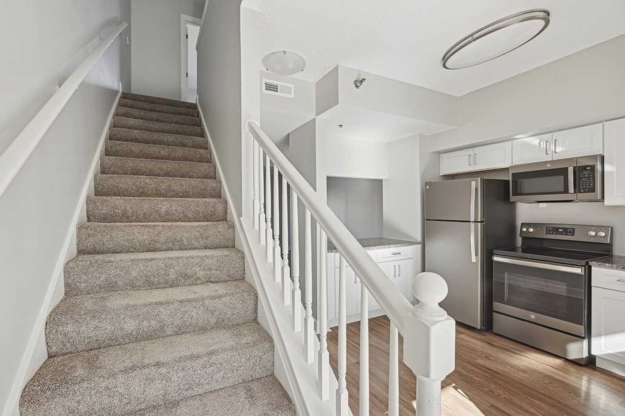 Wesley Place Apartments - Photo 4 of 30