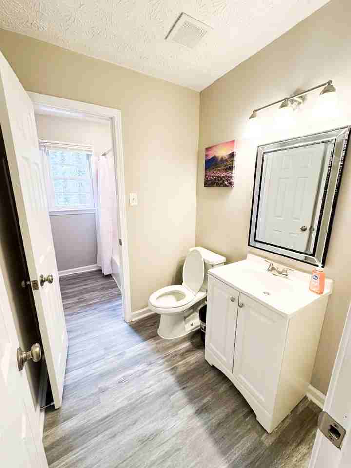 Hillview Ave - Photo 7 of 12