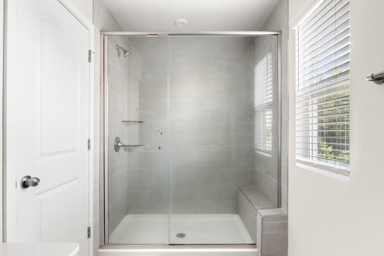 Encino Pl - Photo 3 of 10