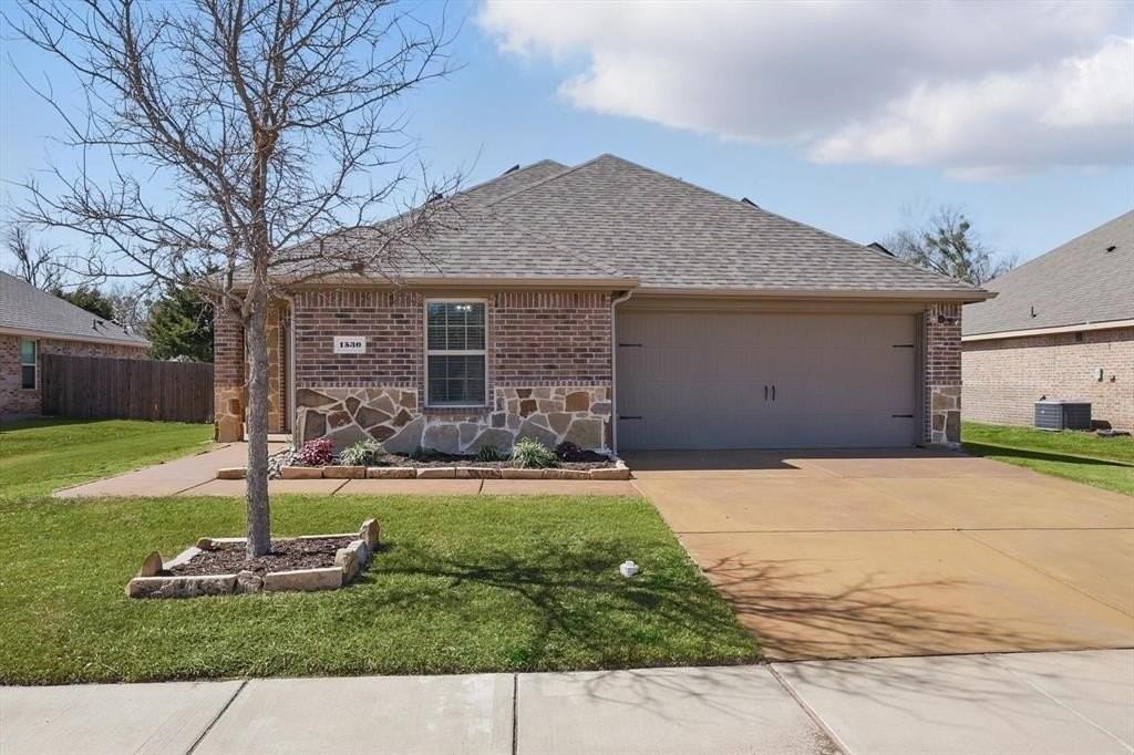 1530 Woodlake Drive - Photo 2 of 21