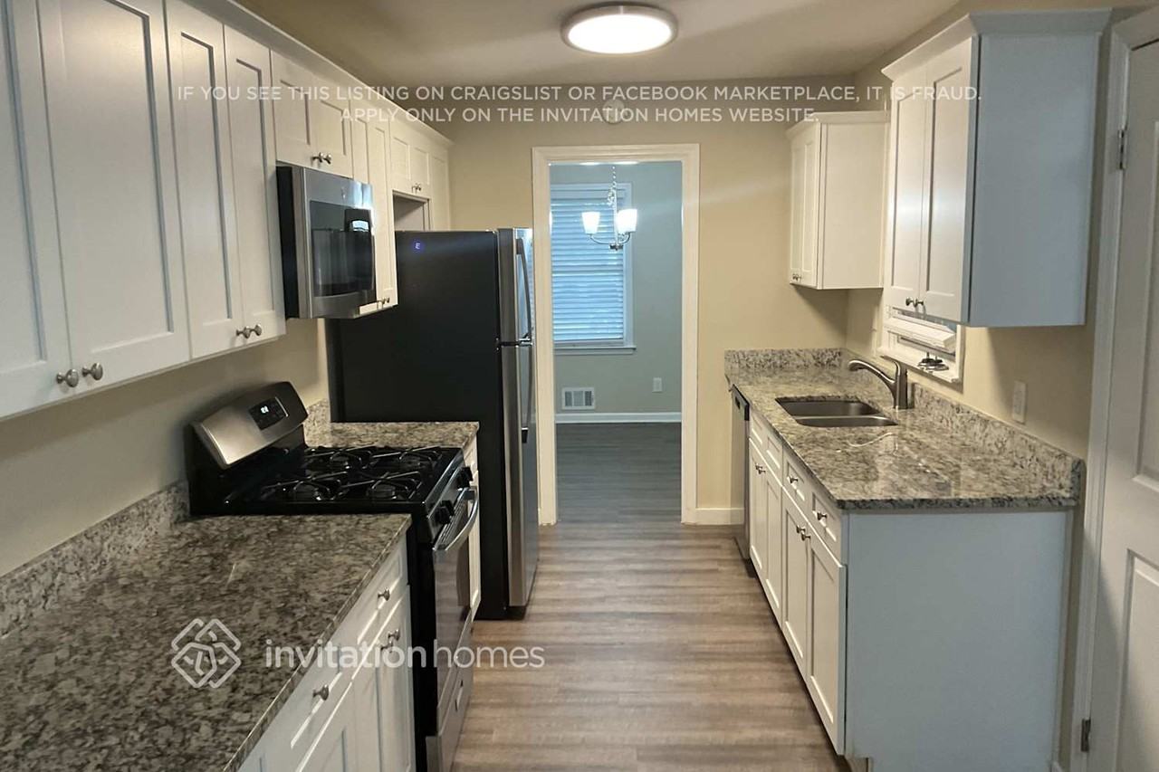 1281 Bell Ave - Photo 6 of 16