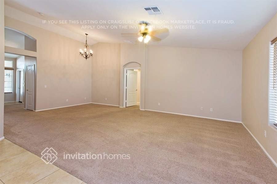 2822 S 81st Ave - Photo 3 of 19