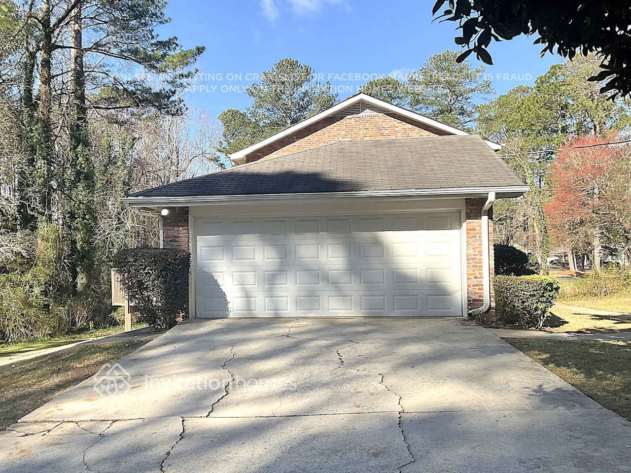 3240 Wakefield Dr - Photo 2 of 16