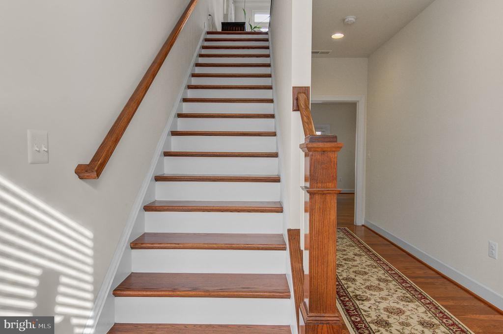 3687 Ambrose Hills Rd - Photo 3 of 41