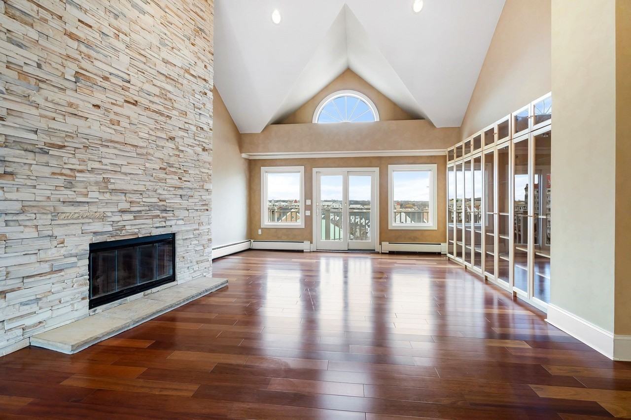 110 Shearwater Ct E - Photo 2 of 44