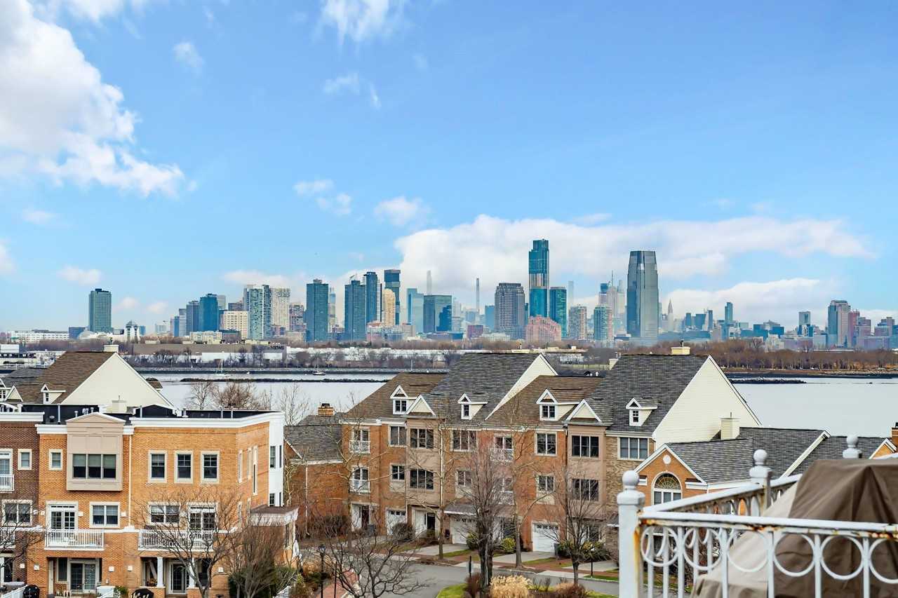 110 Shearwater Ct E - Photo 3 of 44