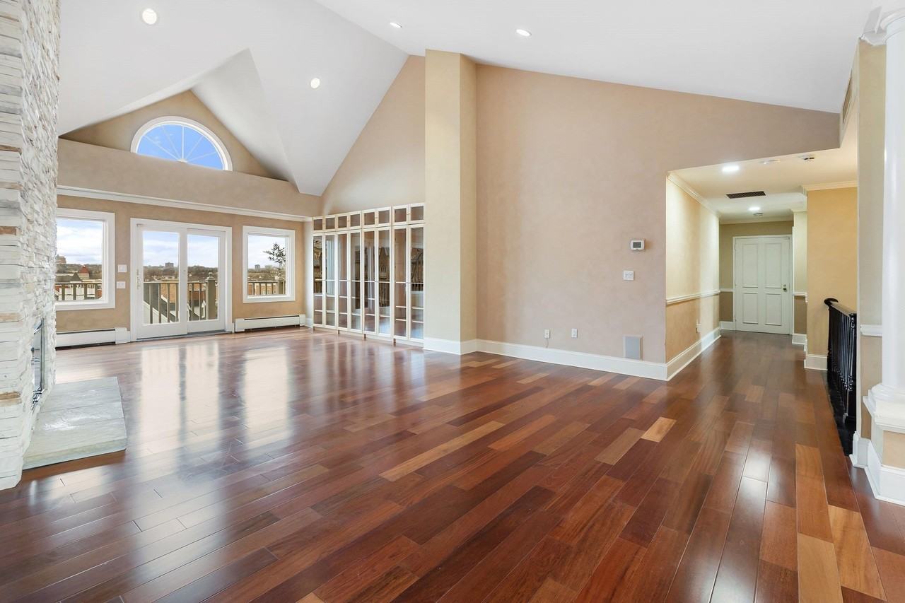 110 Shearwater Ct E - Photo 4 of 44