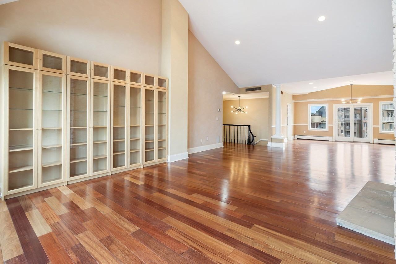 110 Shearwater Ct E - Photo 7 of 44