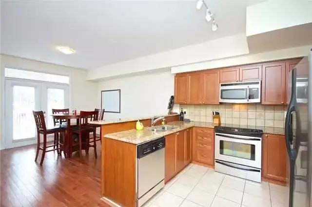 390 Martha St #202 - Photo 3 of 7