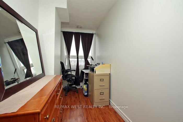 7405 Goreway Drive - Photo 3 of 11