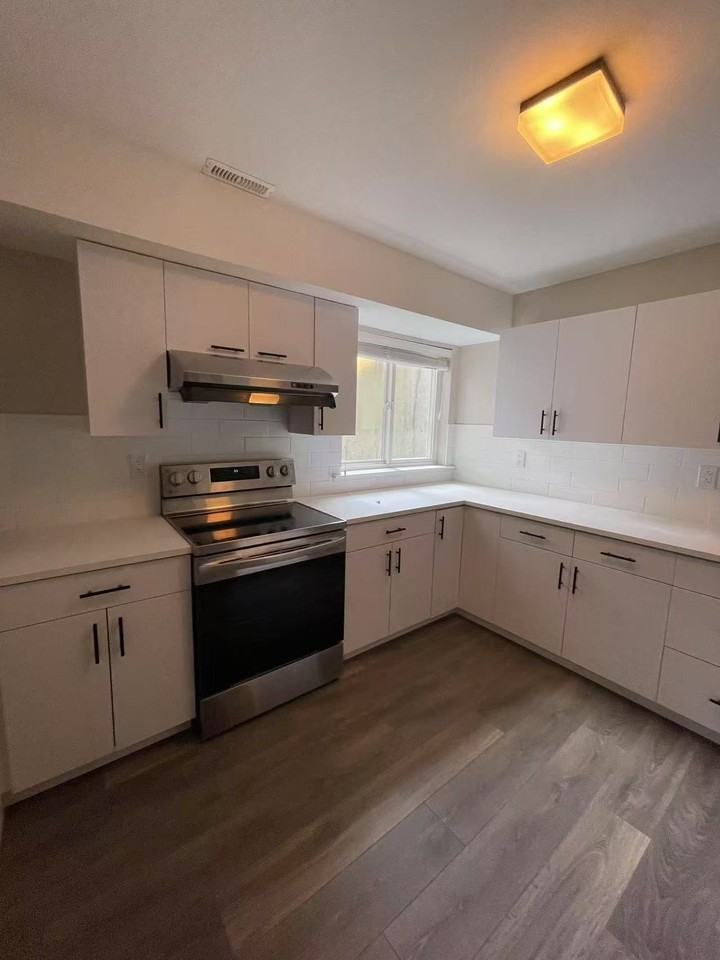 15540 36B Avenue - Photo 2 of 10