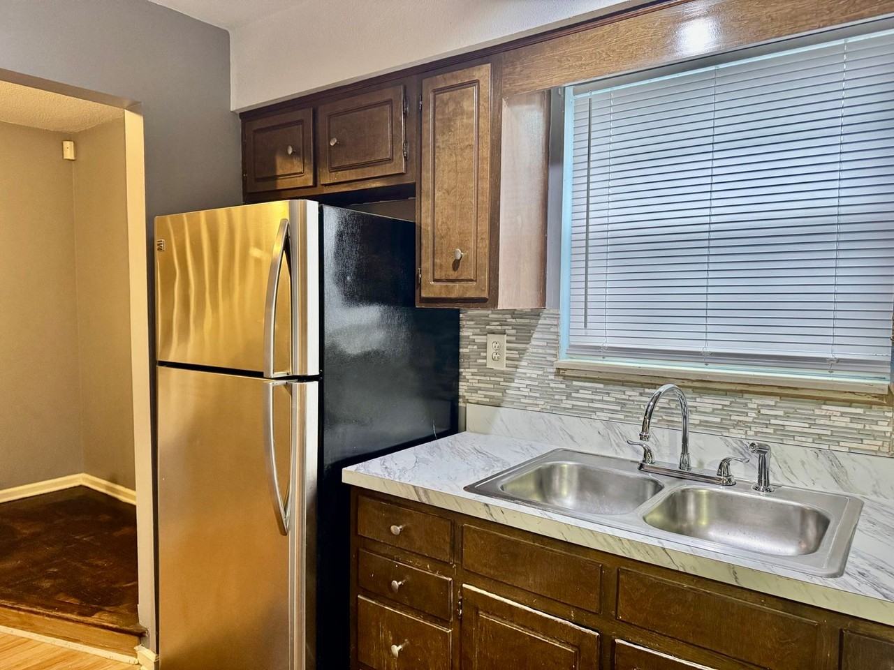 111 Carriage Pl - Photo 6 of 29
