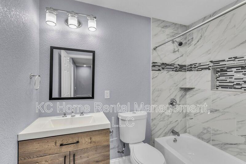 4100 Chestnut Ave - Photo 3 of 38