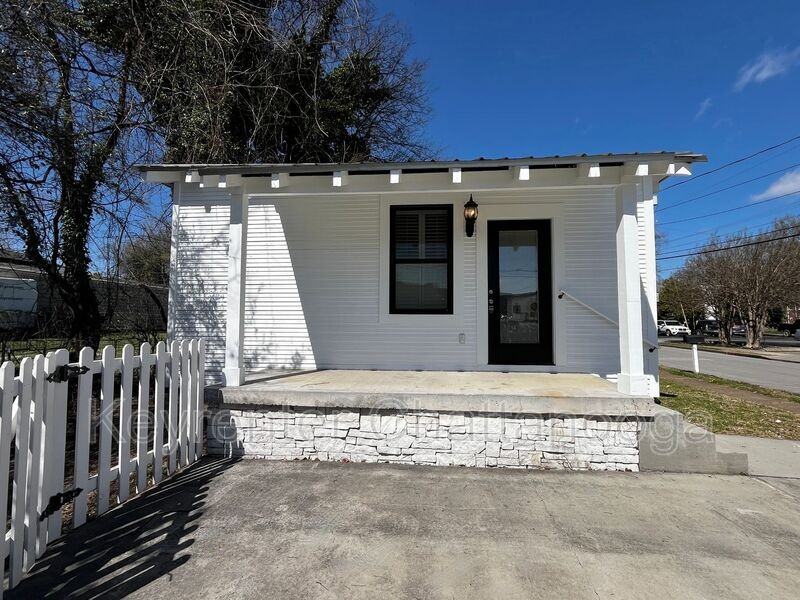405 Spears Ave - Photo 2 of 18