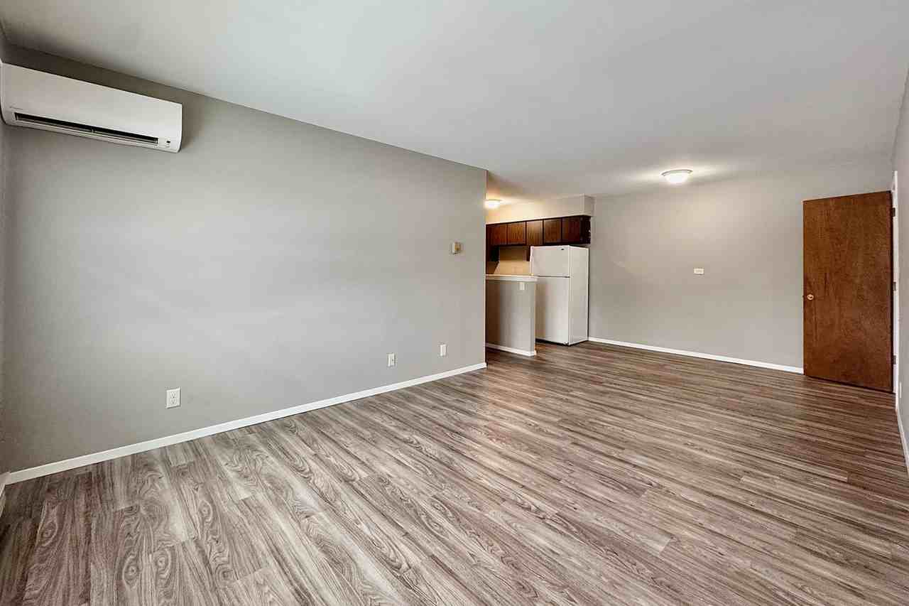 Eagle Rock 1 - Photo 5 of 31