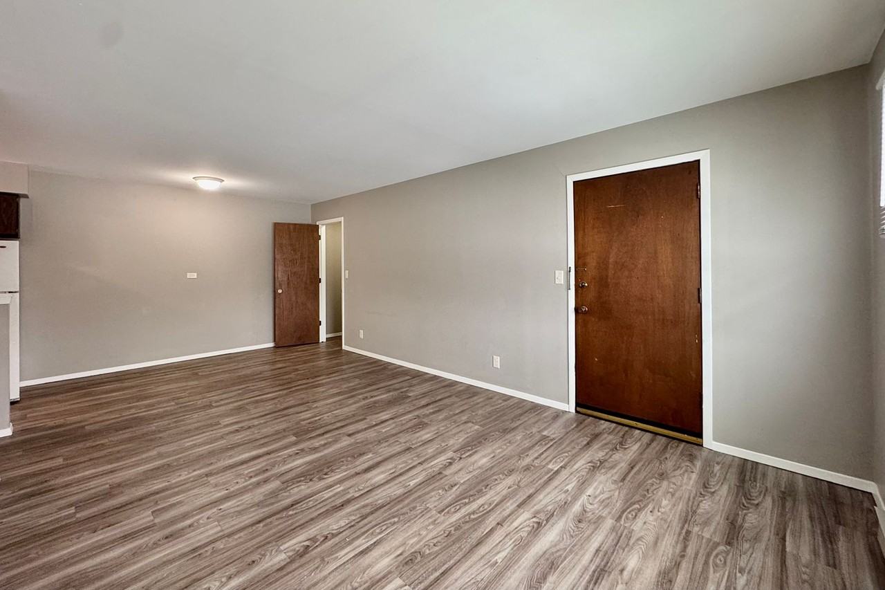 Eagle Rock 1 - Photo 6 of 31