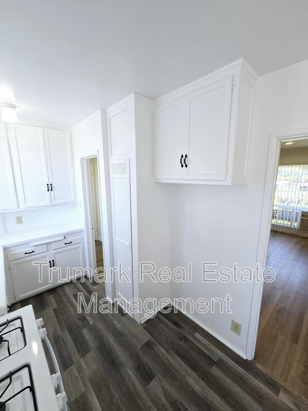 1548 E Wilson Ave - Photo 3 of 15