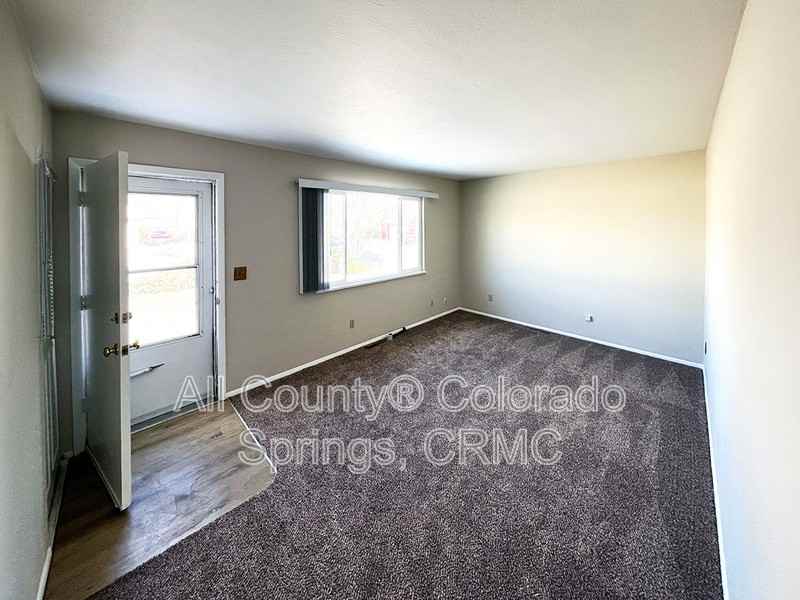 3463 Colony Hills Rd - Photo 2 of 20