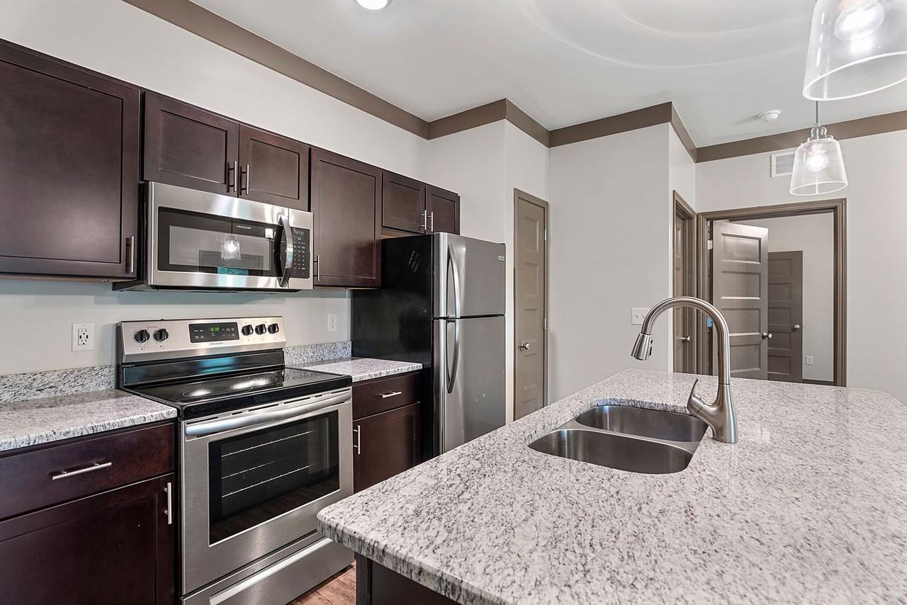 Emmett Place Apartments - Photo 6 of 25