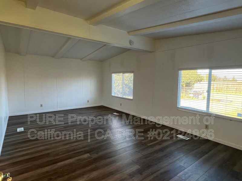 1051 E Gobbi St - Photo 2 of 14