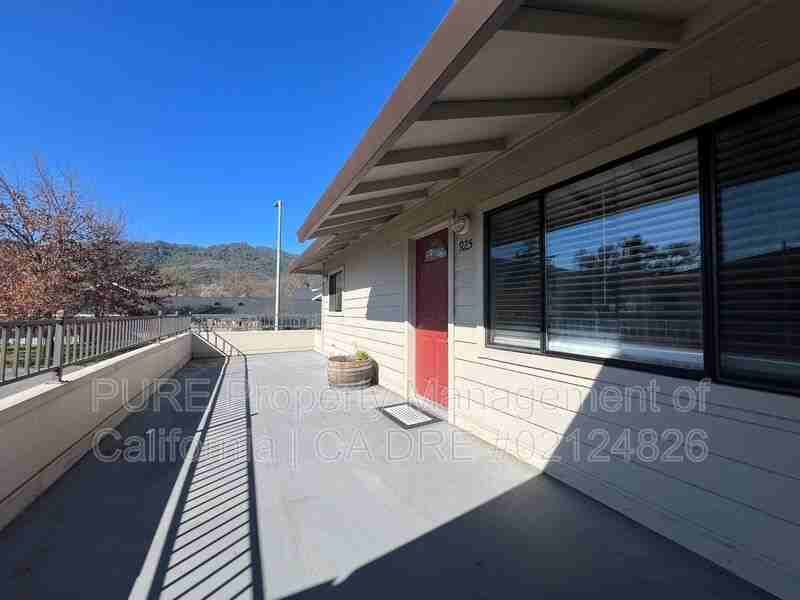 925 S Oak St - Photo 2 of 13