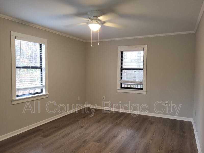 2002A Hampton Shores Dr - Photo 4 of 12