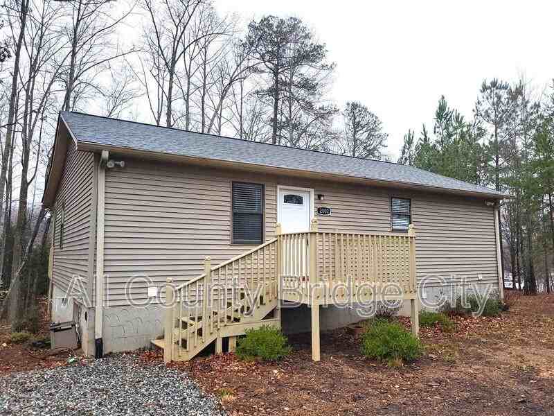 2002B Hampton Shores Dr - Photo 2 of 15