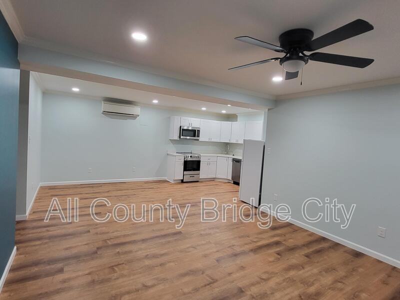 2002B Hampton Shores Dr - Photo 4 of 15