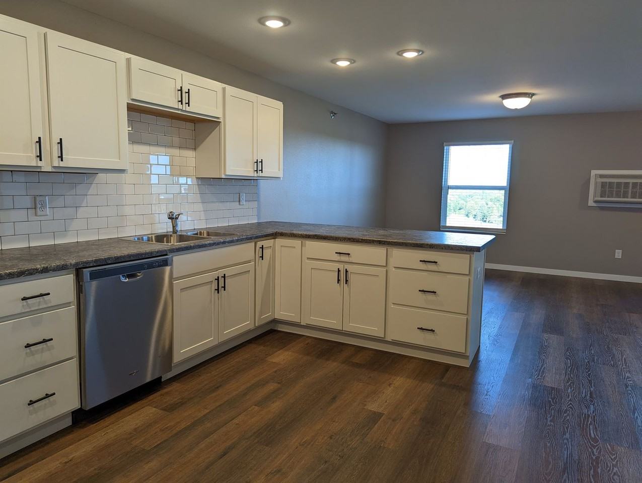Ridgeview Apartments - Photo 3 of 48