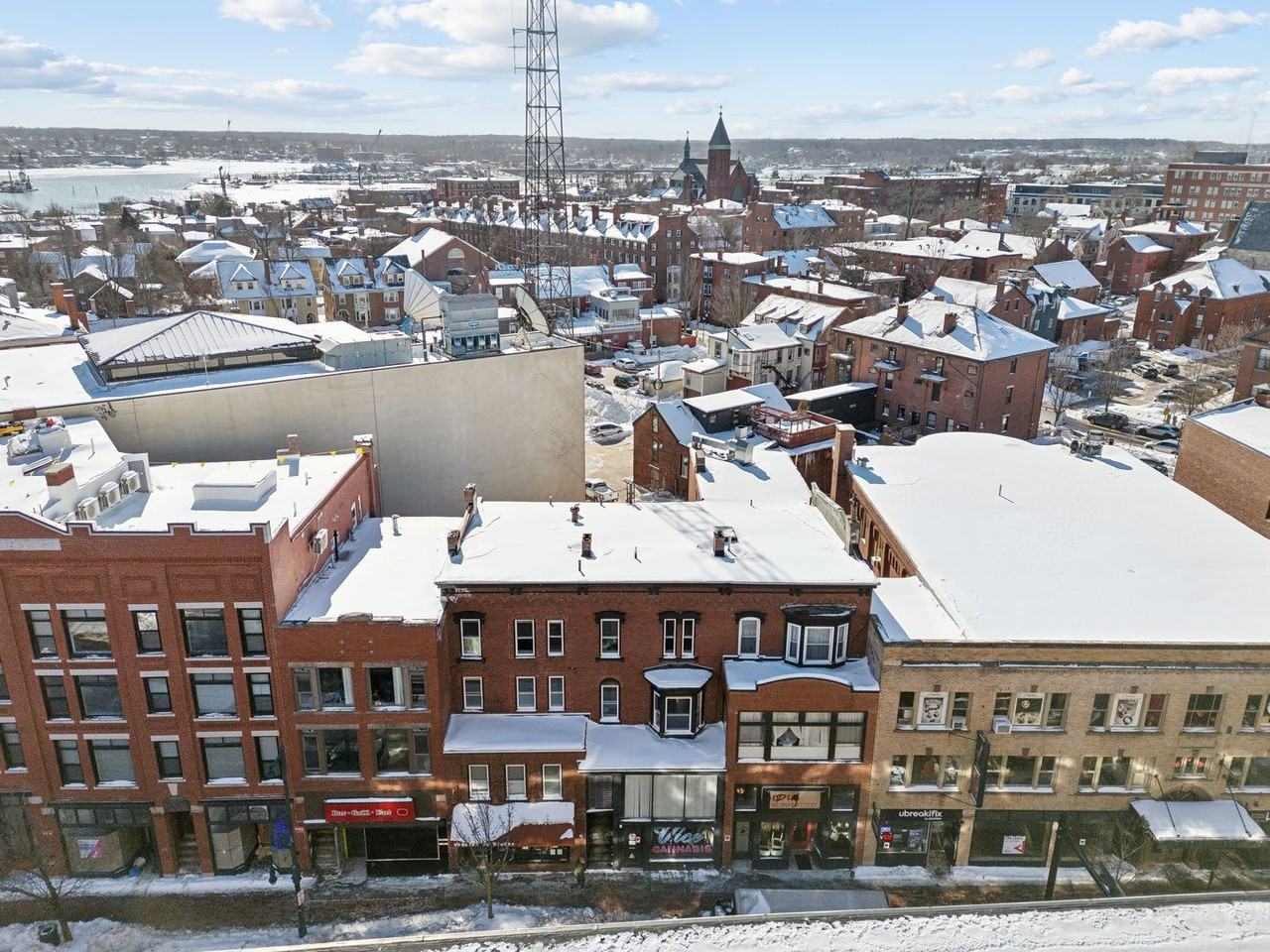 610 Congress St - Photo 2 of 8