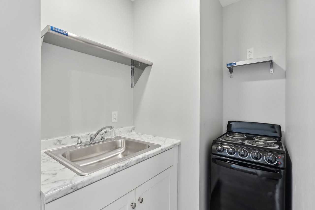 610 Congress St - Photo 4 of 8