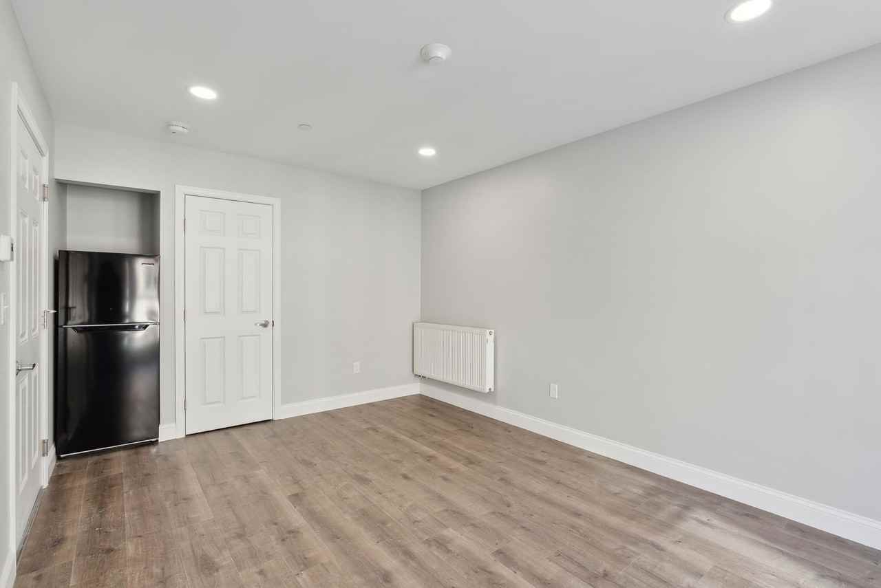 610 Congress St - Photo 5 of 8