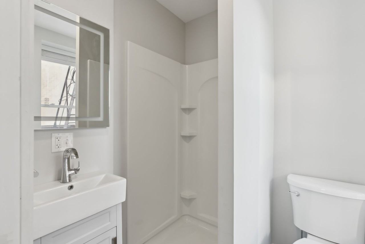 610 Congress St - Photo 7 of 8