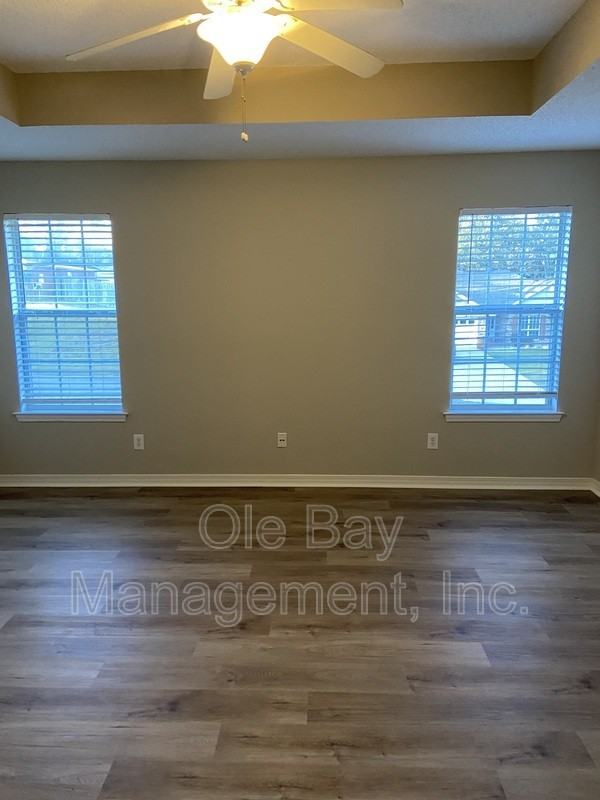 2030 Ark Dr E - Photo 3 of 10