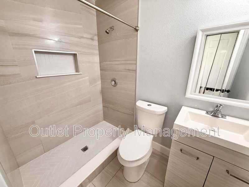 422 S Hill Ave - Photo 6 of 9