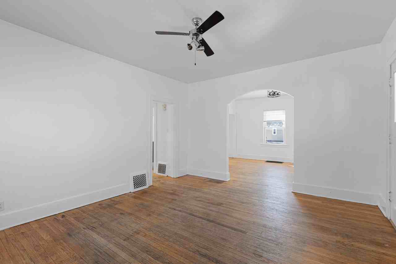 829 8th Ave - Photo 7 of 28