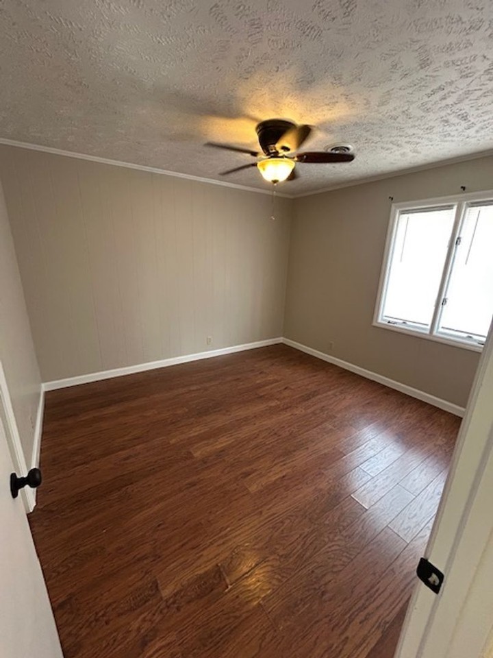 5208 Flynn Dr - Photo 3 of 13