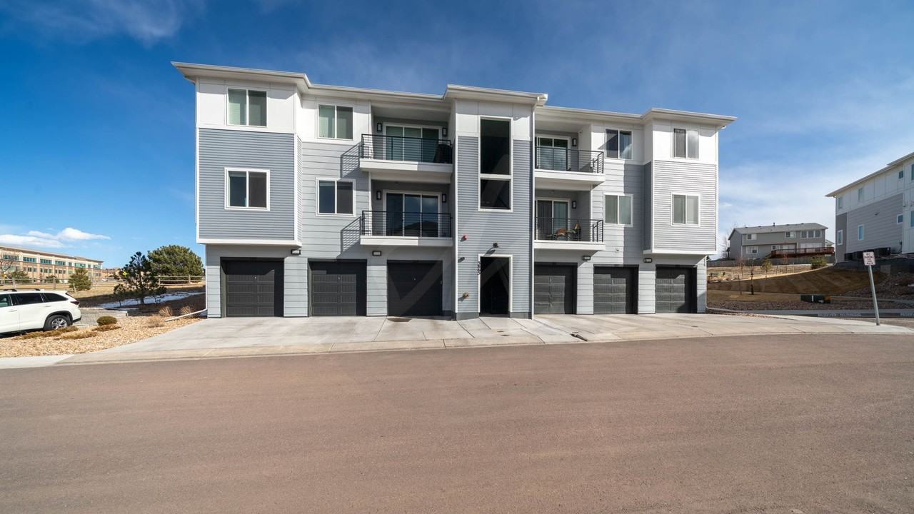 3865 Presidio Pt #104
