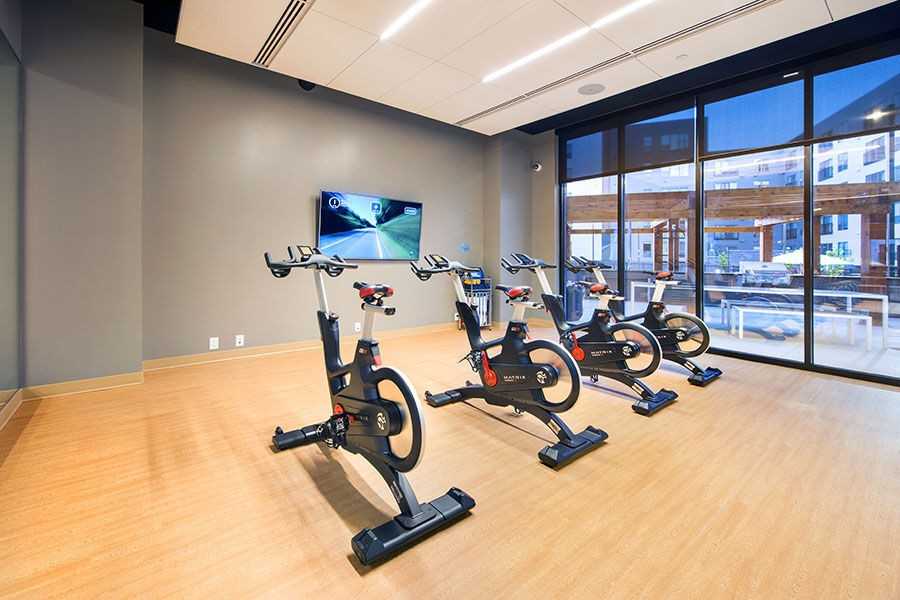 2700 University - Photo 2 of 19