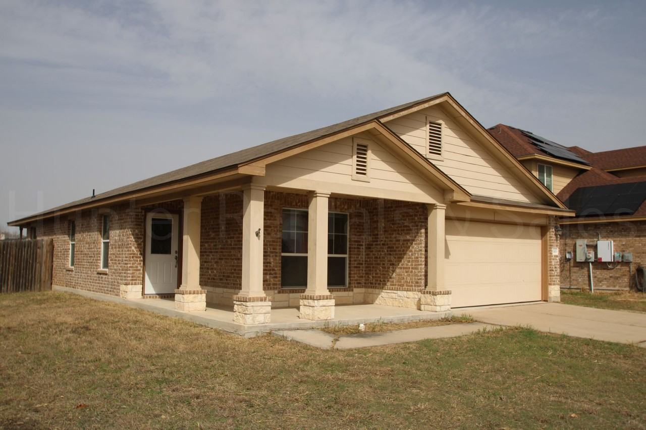 5303 Frisco Dr - Photo 2 of 28