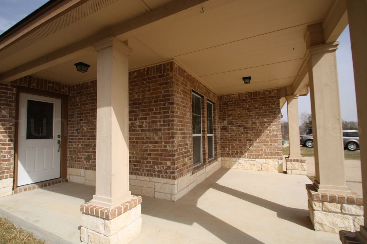 5303 Frisco Dr - Photo 3 of 28
