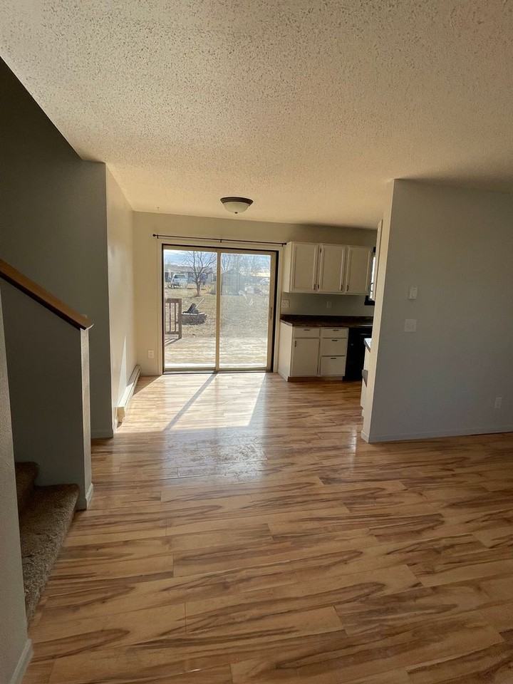 519 Swallow Dr - Photo 2 of 21