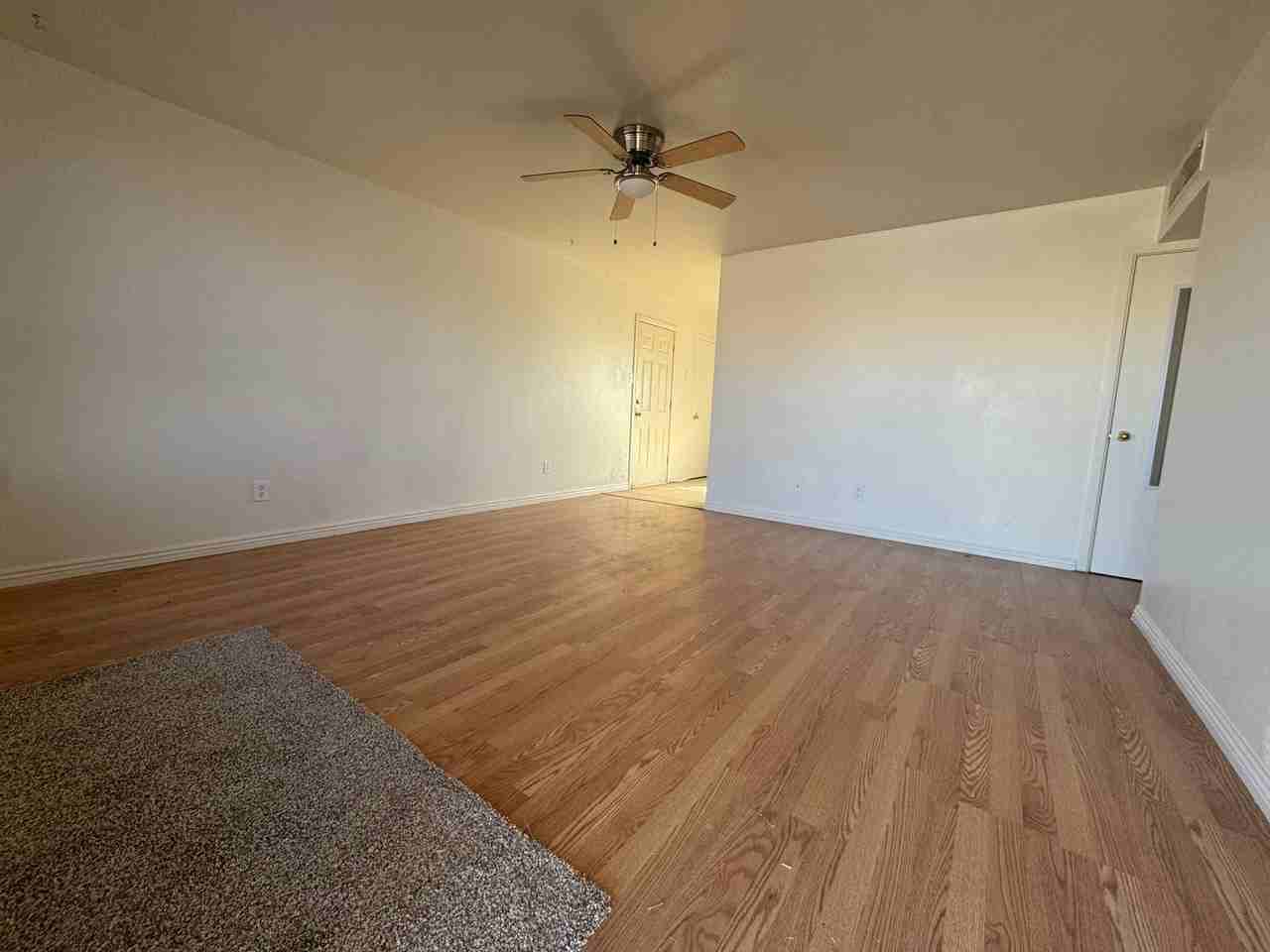 613 South Hemlock Avenue - Photo 2 of 11