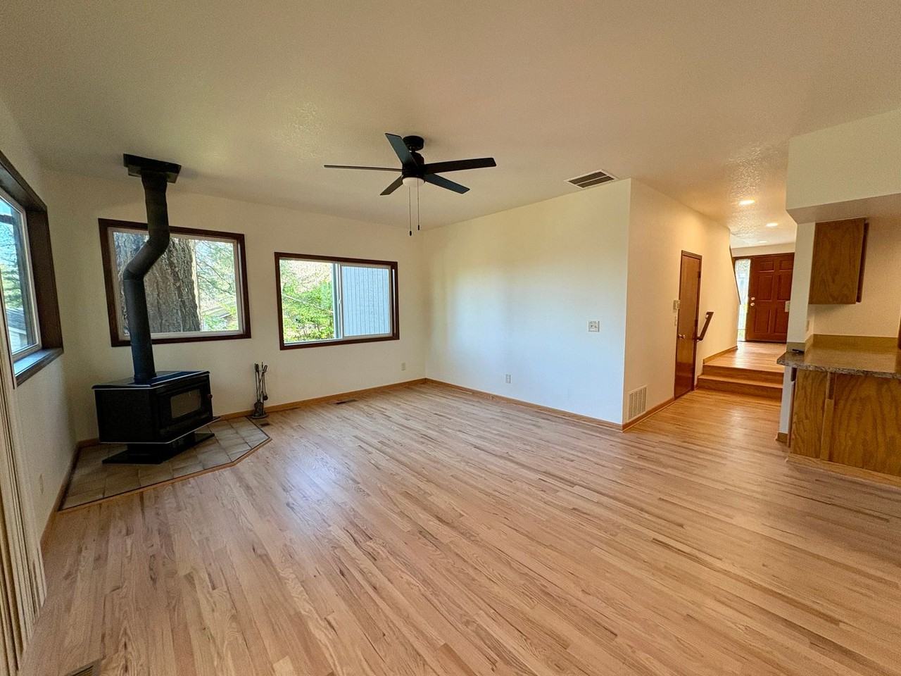 4333 Sw Arnold St - Photo 3 of 26