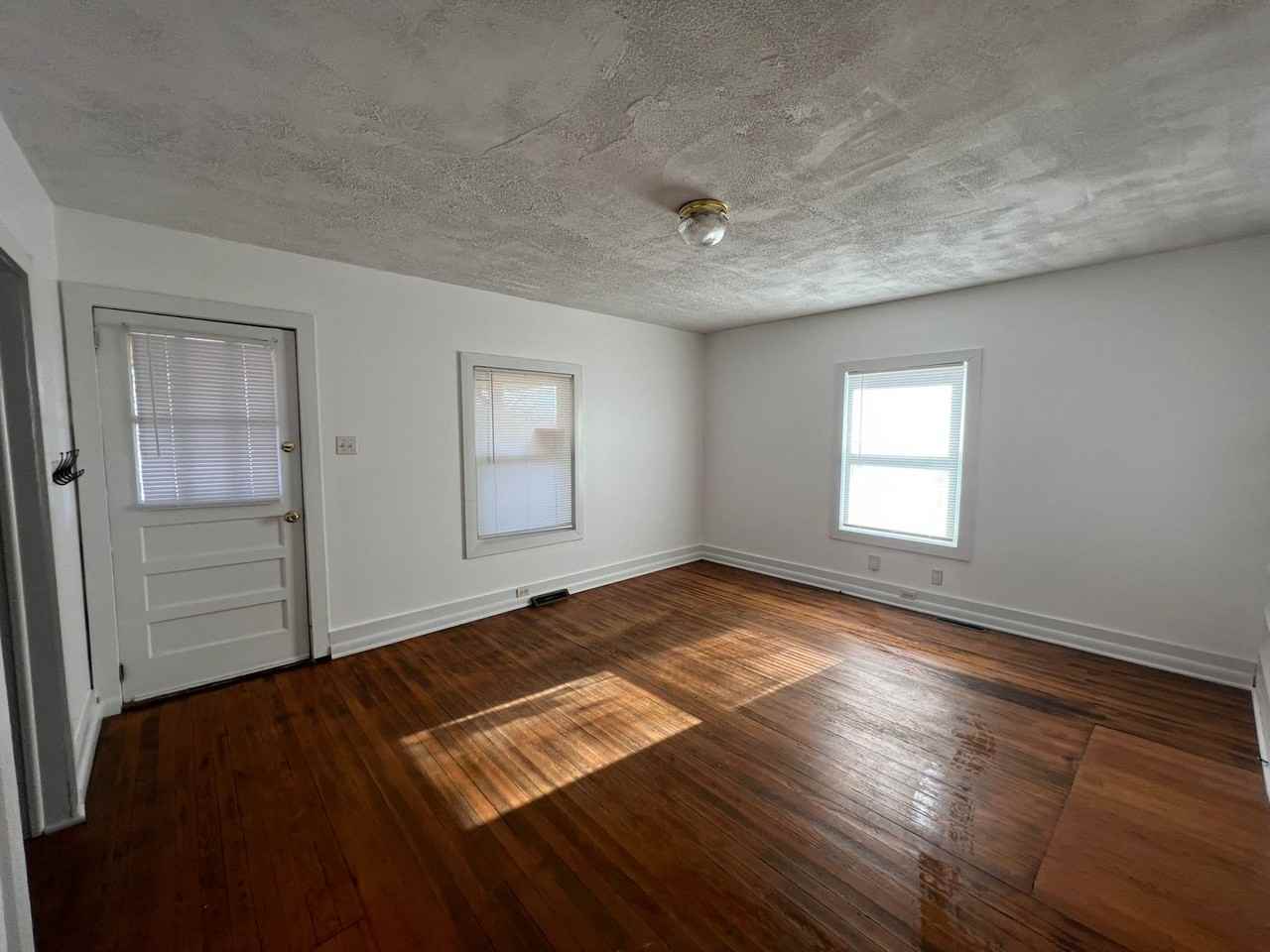 224 Howard St - Photo 2 of 14